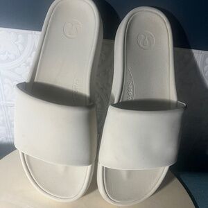 Lululemon Women’s Slide Sandals Size 8 Ivory Cream Comfort Slides